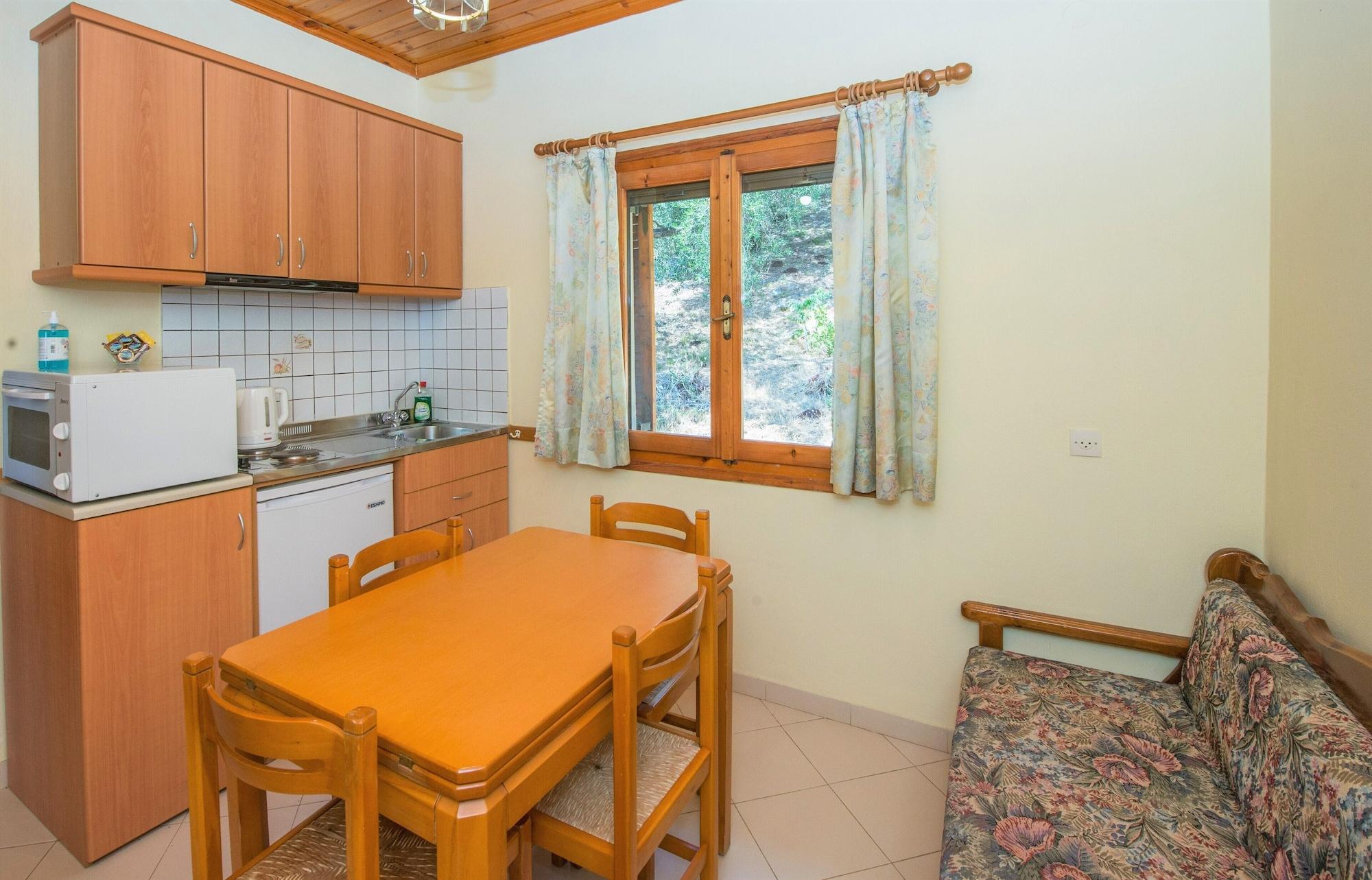 Apartament Dionysos Apraos