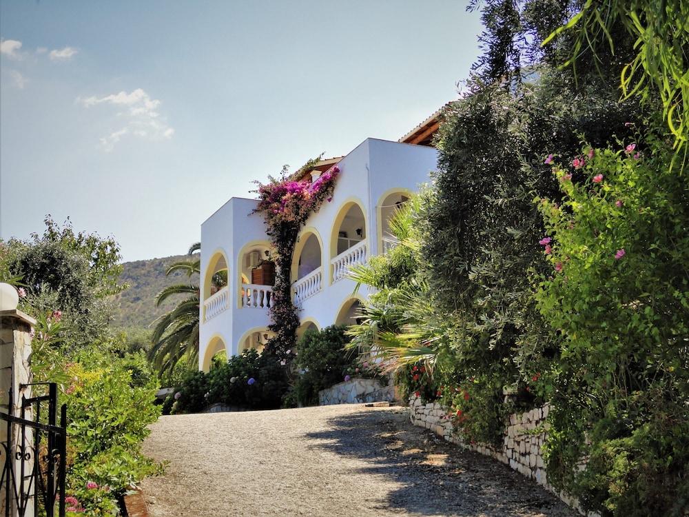 Dionysos Apartament