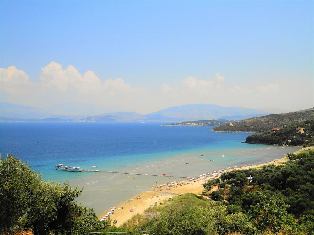 Dionysos *