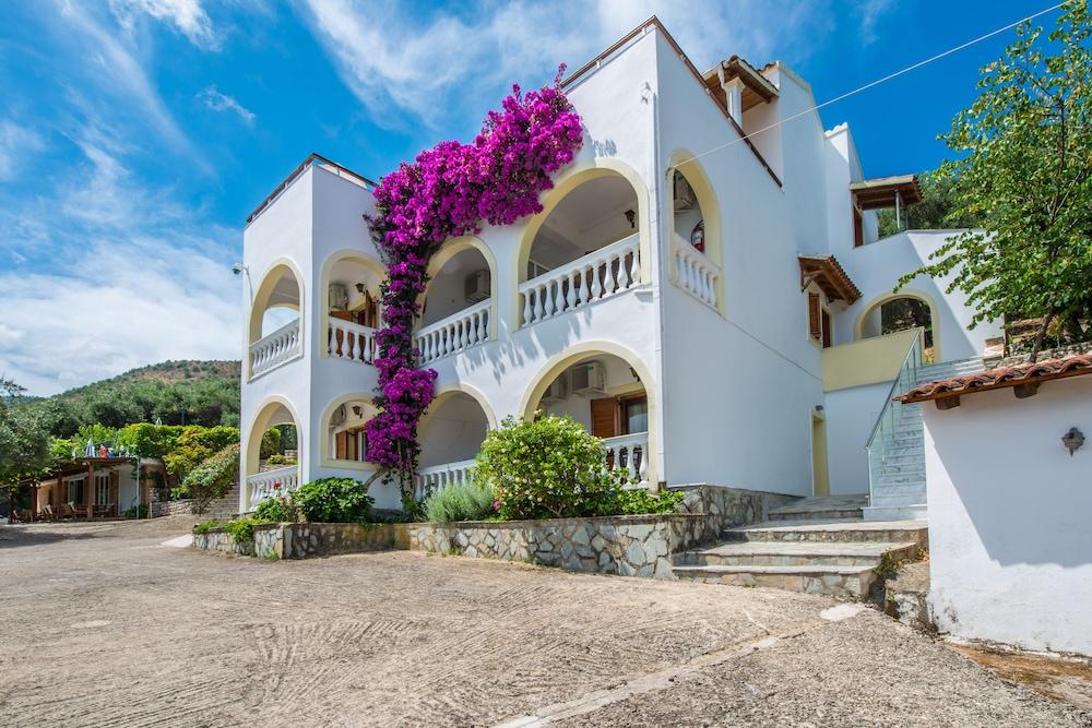 Apartament Dionysos Apraos