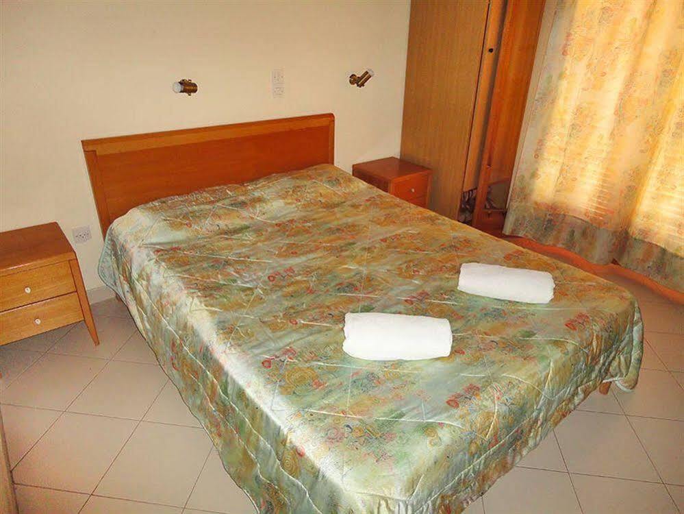 Apartament Dionysos Apraos